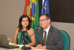Marcello Seemann, presidente do CRCSC, e Marlise Teixeira, coordenadora da Comissão da Mulher Contabilista do CRCSC